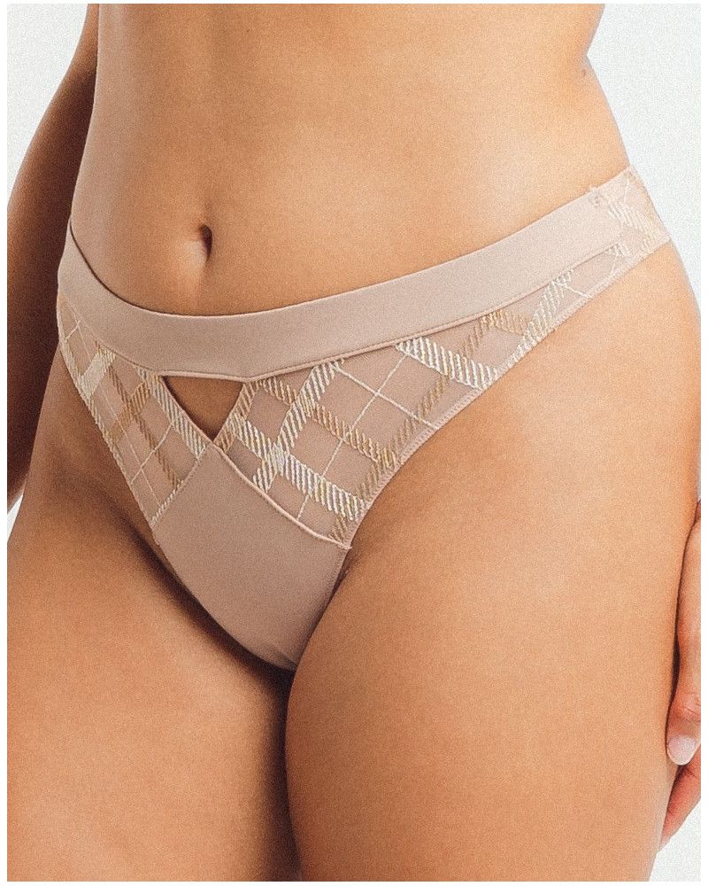 Thong Louisa Bracq Albanach (Chair)