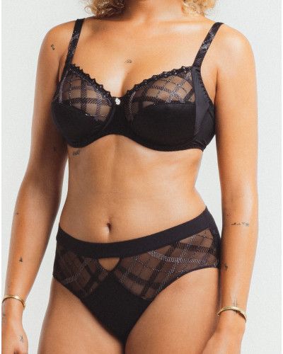 Boxer Louisa Bracq Albanach (Black)