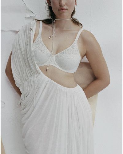 Underwired molded bra Chantelle Easy Feel Norah (Talc)