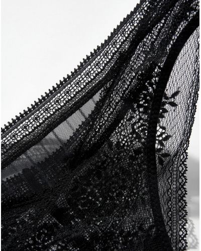 String Passionata Maddie (Noir)