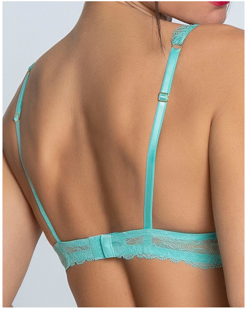 Plunge bra | a deep neckline bra that helps shaping your breasts