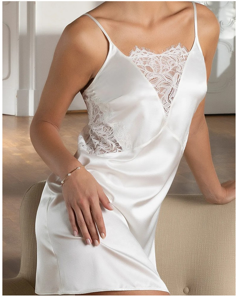 Charming nightdress Lise Charmel Bellissime Amour (Ecru Nacre)