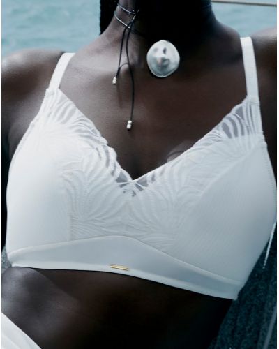 Padded wireless bra Chantelle Legend (Milk)