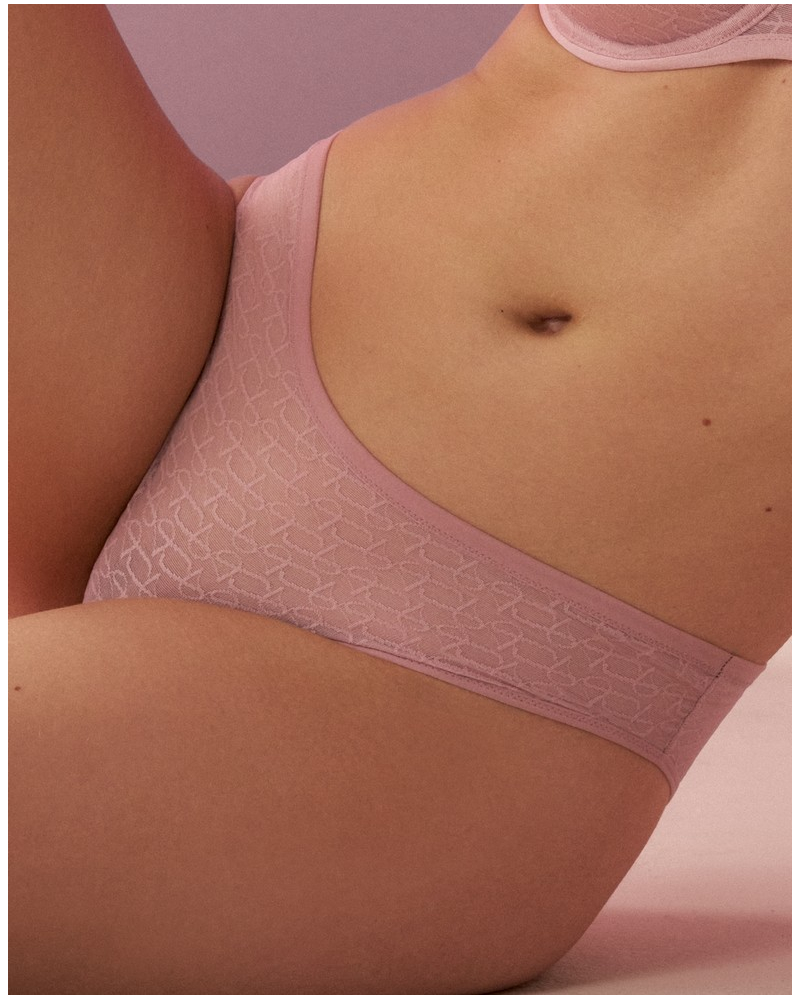 Slip tai Triumph Signature Sheer (Blossom Kiss)