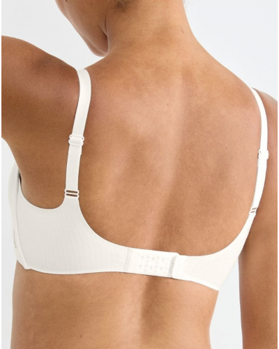Wireless push-up bra Sloggi Zero Feel Pure (Silk White)