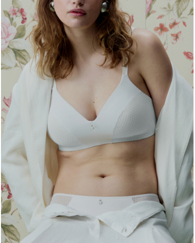 Wireless padded bra Chantelle Easy Feel Honey (Talc)